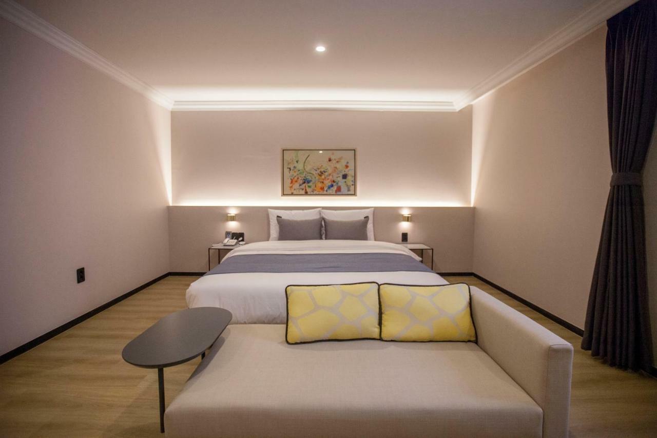 Browndot Hotel Masan Odong Changwon Eksteriør billede