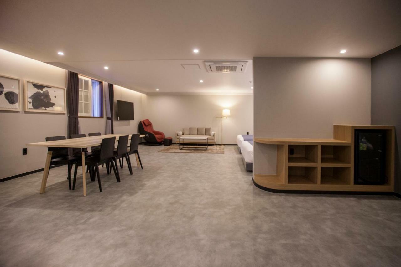 Browndot Hotel Masan Odong Changwon Eksteriør billede
